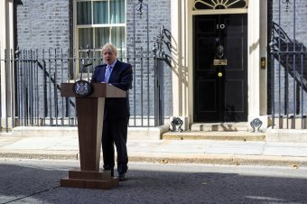 Lemondott Boris Johnson a brit Konzervatív Párt éléről, megszűnik miniszterelnöki tisztsége is