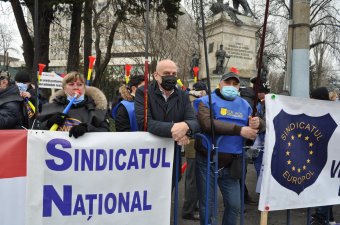 Tisztességtelennek tartja a rendőrök bérkövetelését Florin Cîțu kormányfő