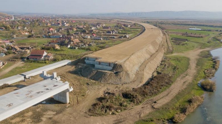 Újra elkezdődött a munka az észak-erdélyi autópálya Marosvásárhely és Kolozsvár közötti hiányzó szakaszán