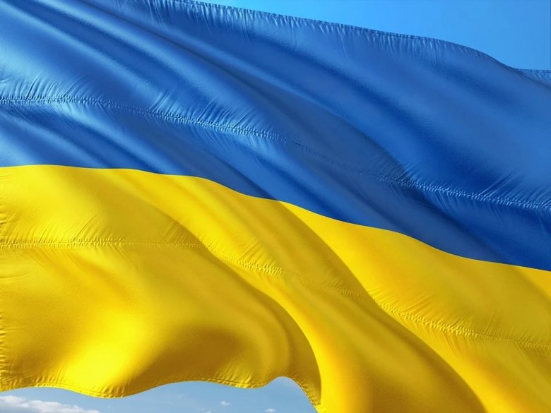 Ukrán nemzeti színekben fog pompázni a román parlament