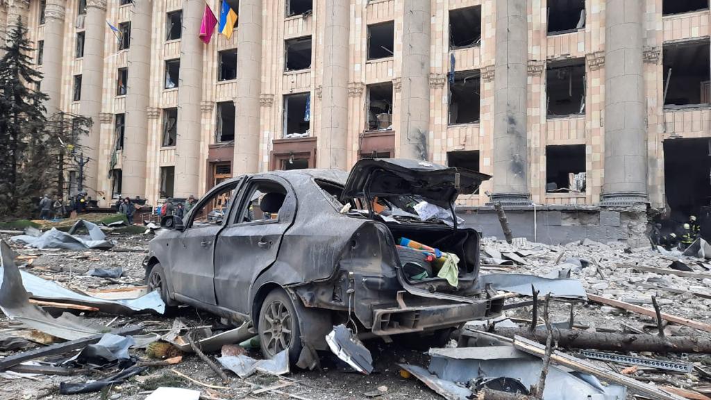 Rakétatámadásban megsemmisült egy államigazgatási épület Harkivban
