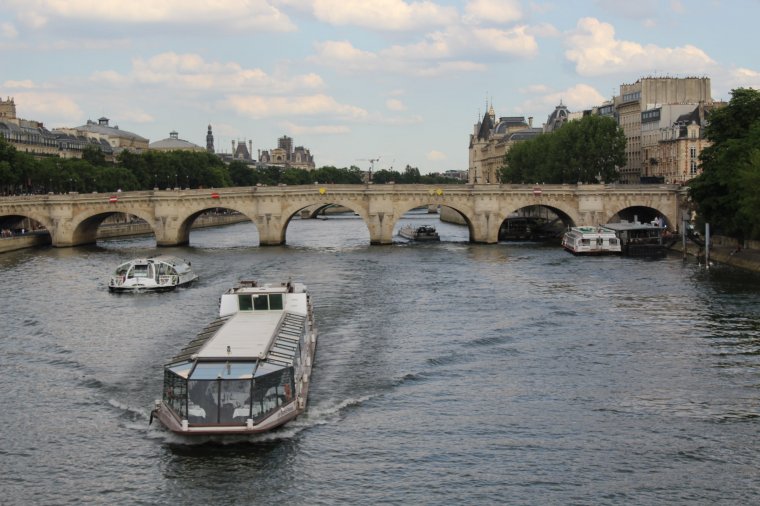 Visszatértek tavaly Párizsba a turisták, de jóval kevesebben érkeztek, mint a pandémia előtt