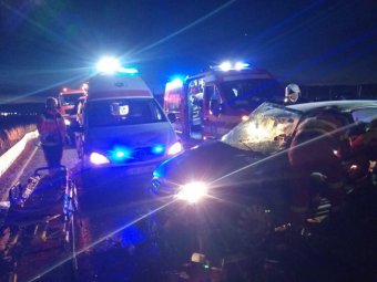 Tömegbaleset az A1-es autópályán: két kamion, hókotró és személygépkocsi ütközött