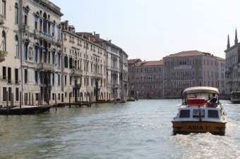 Júniustól szabályozzák a látogatók számát Velencében