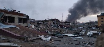 FRISSÍTVE – Legalább 35 halálos áldozata van a Jaroviv katonai támaszpontját ért orosz rakétatámadásnak Lviv kormányzója szerint