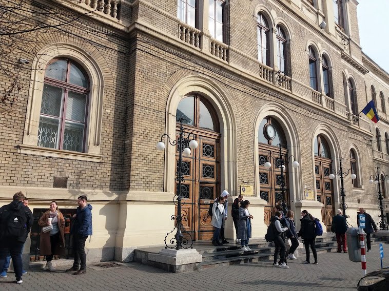 Két év után ismét Kolozsvárra várja az erdélyi magyar középiskolásokat a BBTE