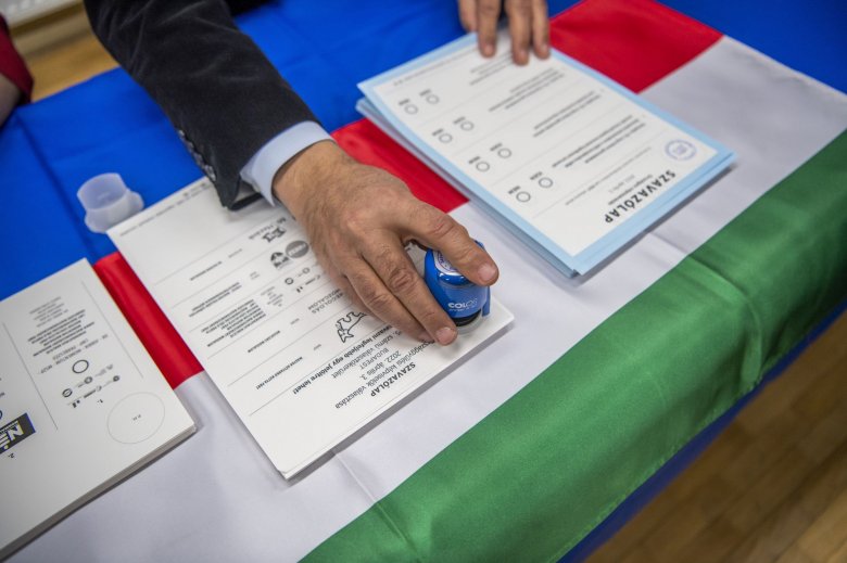 Megkezdődött az országgyűlési választás Magyarországon, mindenhol rendben megnyitottak a szavazókörök