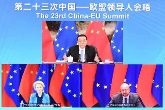 Az Európai Unió arra kéri Kínát, ne hunyjon szemet Oroszország tettei felett