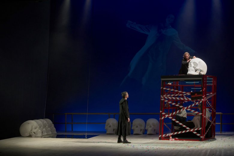 Tompa Gábor kolozsvári Hamlet-előadása nyitja az idei Madách Nemzetközi Színházi Találkozót Budapesten