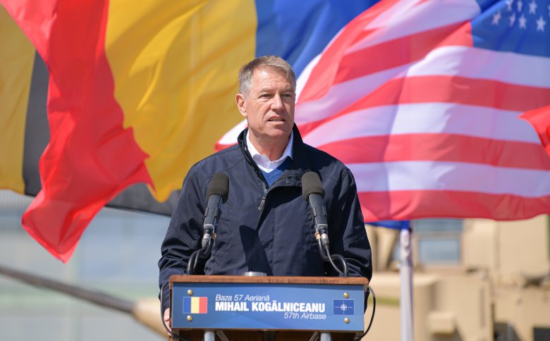 Klaus Iohannis a romániai harccsoport gyorsított létrehozását szorgalmazta a Biden által összehívott konzultáción