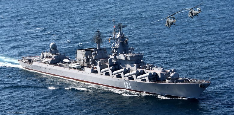 Kigyulladt és súlyos károkat szenvedett az orosz Fekete-tengeri Flotta Moszkva cirkálója