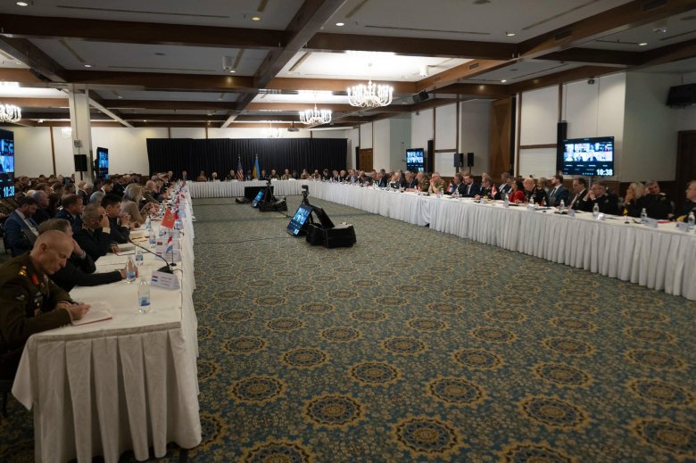 Dîncu az Ukrajna önvédelmét szolgáló konzultációs fórumon a suceavai humanitárius központot dicsérte