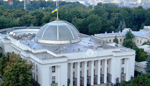 Az orosz háborút népirtásnak, Oroszországot „terrorista államnak” minősítette a kijevi parlament