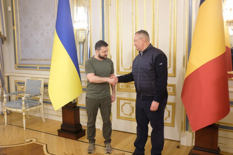 Zelenszkijhez látogatott a román kormányfő, de fegyvereket nem vitt magával