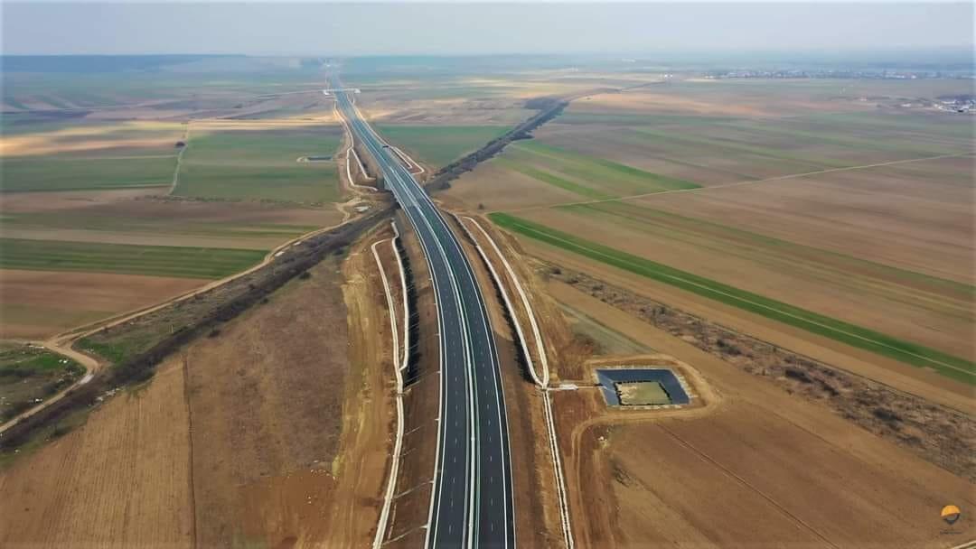 Felavatták az első gyorsforgalmi autóút egy 18 kilométeres szakaszát Romániában