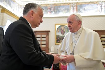 Orbán Viktor arra kérte Ferenc pápát a Vatikánban, hogy támogassa a békéért tett közös erőfeszítéseket