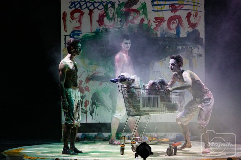 Fesztiválokra indul az Aradi Kamaraszínház: két produkció három városban
