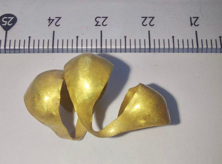 Háromezer éves aranyékszert találtak egy Beszterce–Naszód megyei szántóföldön   