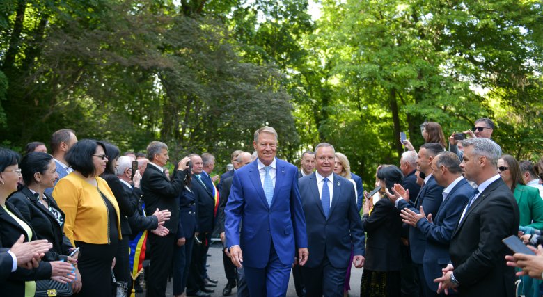 Iohannis a PNL szülinapján: lejárt a belharcok ideje, a nagykoalícióval nem sérülnek a liberális elvek