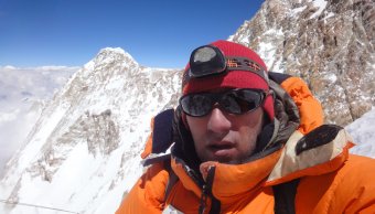 Horia Colibăşanu temesvári hegymászó a romániai alpinisták közül elsőként megmászta a Kancsendzöngát