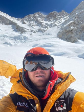 Varga Csaba hegymászónak másodszorra sem sikerült meghódítania a Kancsendzöngát