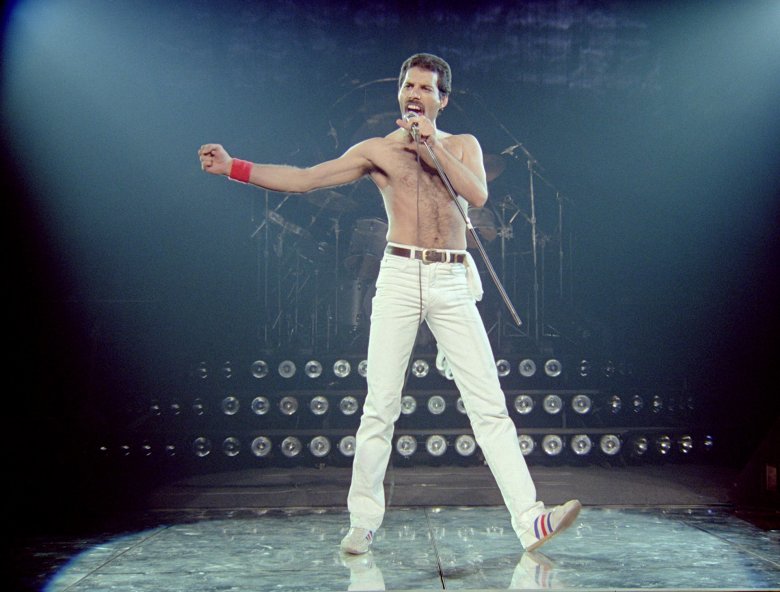 A Queen zenekar két tagja a közönség számára eddig ismeretlen dalt tesz közzé Freddie Mercury énekével