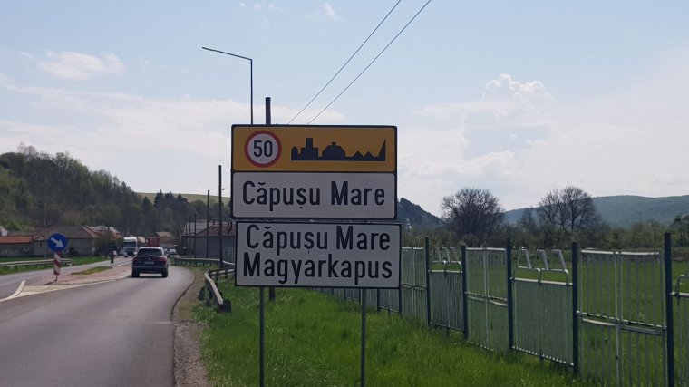 Döcögő országúti kétnyelvűség: valós megoldás helyett ígérgetések a román–magyar helységnévtáblák ügyében