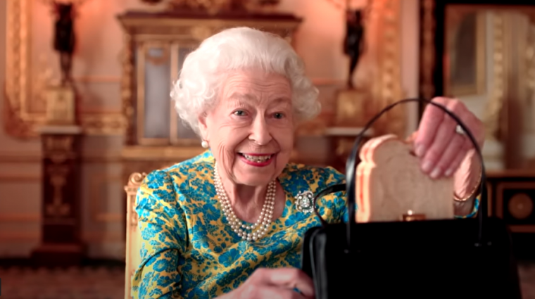 Megünnepelték a Paddington medvével teázó II. Erzsébet királynő platinajubileumát Londonban