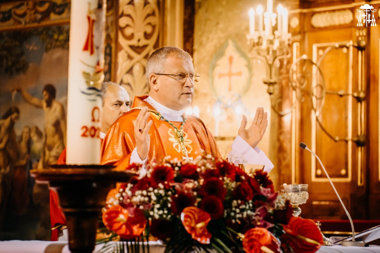 Összeforrasztani a vallásosságot a kultúrával: Böcskei László katolikus püspök a spirituális-architekturális tengelyekről