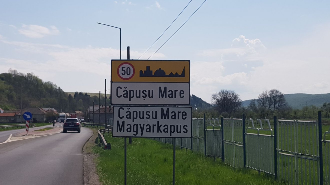 Döcögő országúti kétnyelvűség: valós megoldás helyett ígérgetések a román–magyar helységnévtáblák ügyében