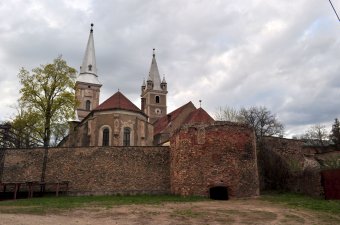 Megújul Szászváros középkori vára: látogatható lesz a „templomokat őrző” Hunyad megyei műemlék eddig zárt udvara