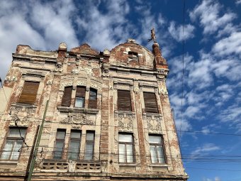 Százakat fenyeget a megemelt ingatlanadó Temesváron, „döcög” a homlokzatfelújítási projekt