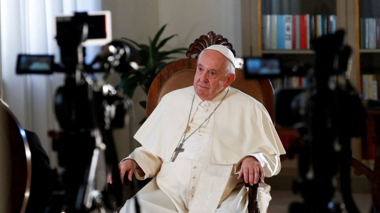 Ferenc pápa az ünneplés visszafogására intett: „a háború karácsonya, van, aki éhen hal”
