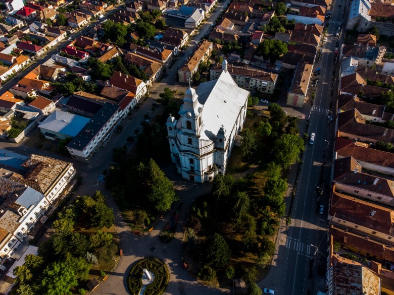 Templomi kizárással vádolják az örmények a szamosújvári katolikus plébánost és a gyulafehérvári főegyházmegyét