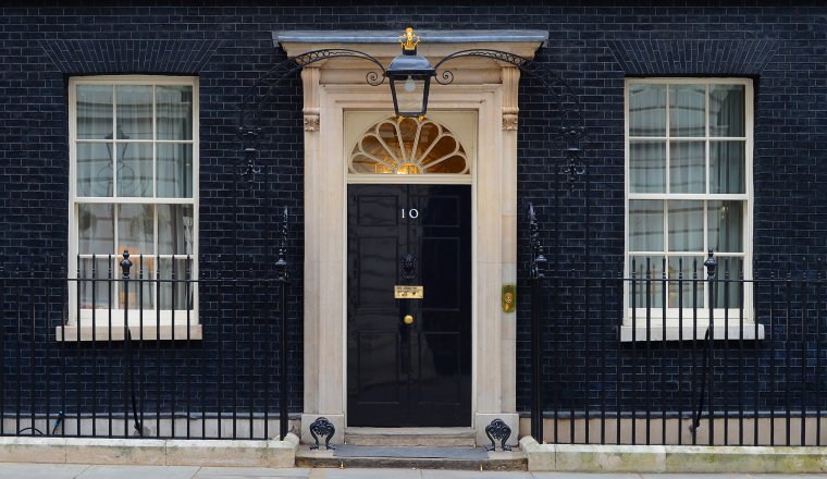 Nyolcra szűkült a brit Konzervatív Párt vezetői tisztségéért indulók száma, közülük kerül ki az új kormányfő