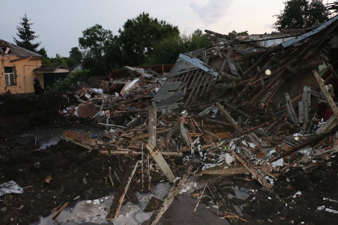 Ukrán katasztrófavédelem: legalább tizenöten meghaltak egy lakóházat ért orosz találat miatt