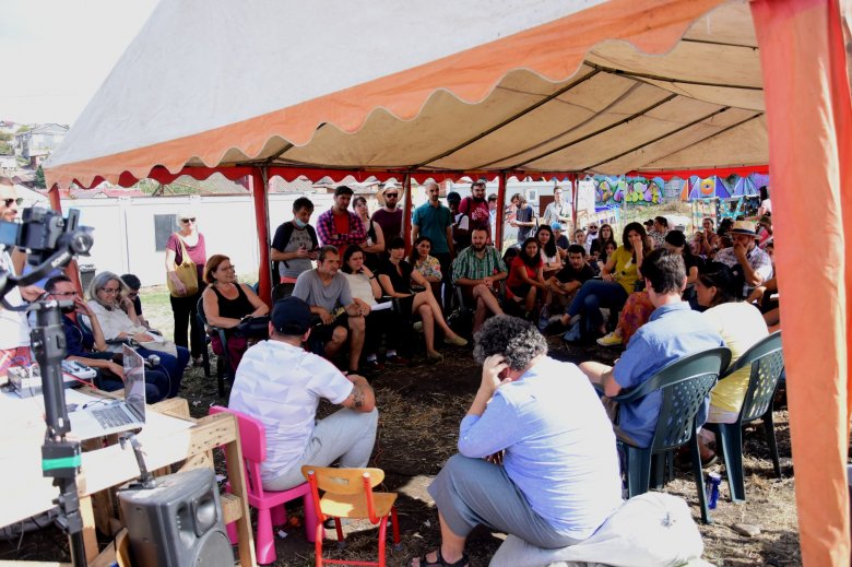 Fesztivál a romák szegregációjának felszámolásáért: a kolozsvári Pataréten élők kultúráját ismertették a Khetane programjai