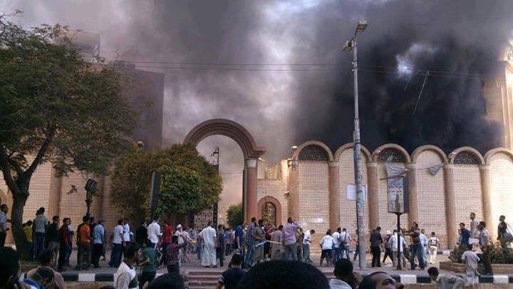 Tűz pusztított egy kopt templomban Egyiptomban, legkevesebb negyvenen bent égtek