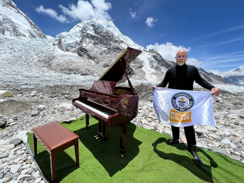 Hivatalosan is világrekorder lett a Himalájában Himnuszt játszó Thurzó Zoltán
