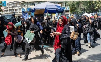 EU Külügyi Szolgálata: a tálibok továbbra is súlyosan és folyamatosan megsértik a nők jogait Afganisztánban