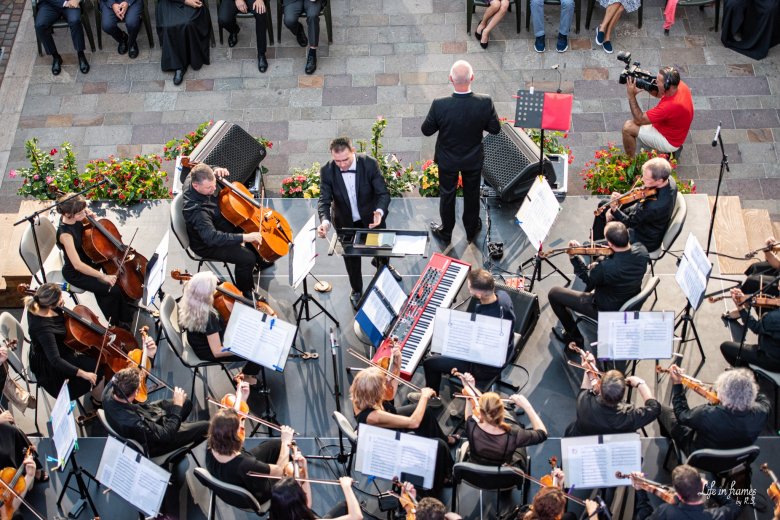 Vendégművészek a váradi filharmóniánál: számos évfordulós emlékkoncerttel várják a zenekedvelőket