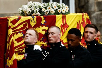 A román államfő is részt vesz II. Erzsébet királynő temetésén