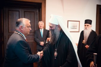 Kitüntette Orbán Viktort a szerb ortodox pátriárka, mert „harcol Európa lelkéért”