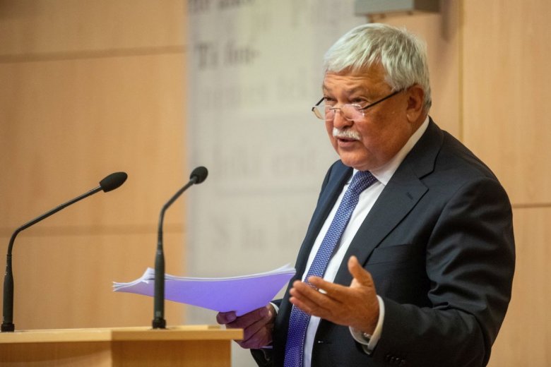 Rossz hatással lenne a magyar gazdaságra az uniós forrásmegvonás az OTP Bank vezérigazgatója szerint