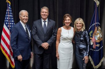 Közös fotón Klaus és Carmen Iohannis az amerikai elnökkel és a first ladyvel