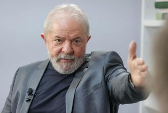 Váratlanul szoros eredménnyel nyerte Lula da Silva volt államfő a brazil elnökválasztás első fordulóját