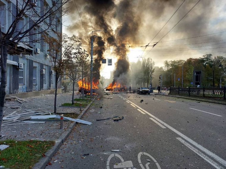 FRISSÍTVE – Robbanások rázták meg Kijevet, más városokból is jelentettek támadásokat