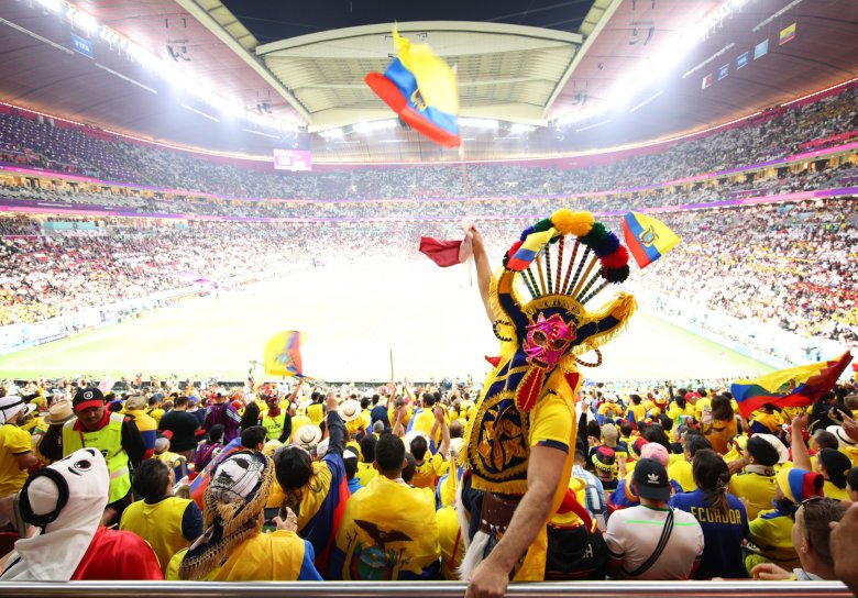 Semmi katartikus: a harmatgyenge házigazdák sima vereségével kezdődött a futball-világbajnokság