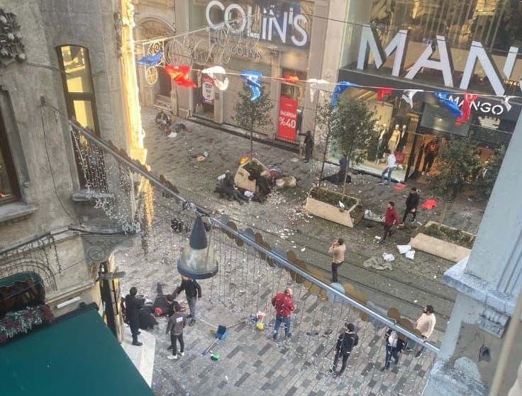 FRISSÍTVE – Sok halottat és sebesültet követelő robbanás történt Isztambulban, amit Erdogan „támadásnak” minősített