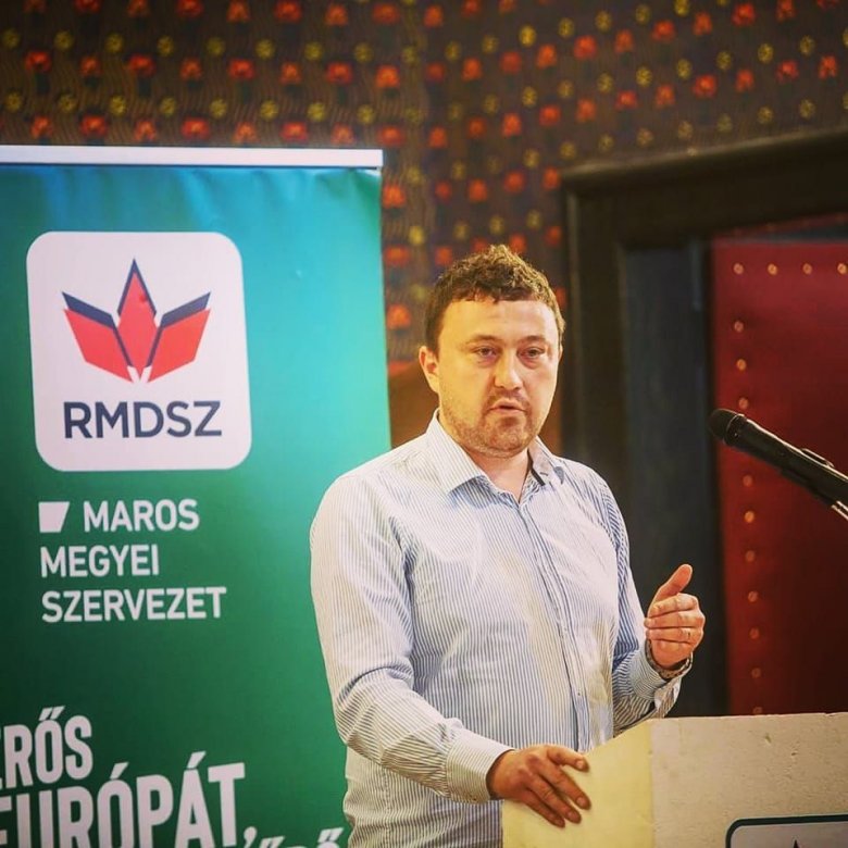 Letette a hivatali esküt Novák Levente, az RMDSZ új Maros megyei szenátora